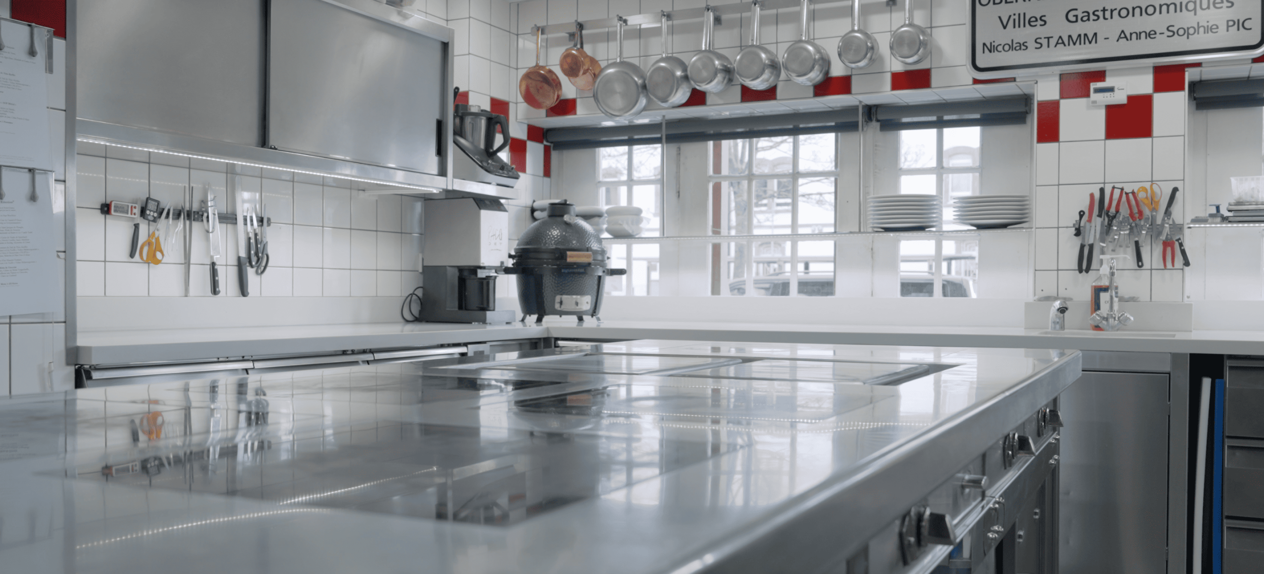 Cuisine professionnelle équipée filmée lors du tournage