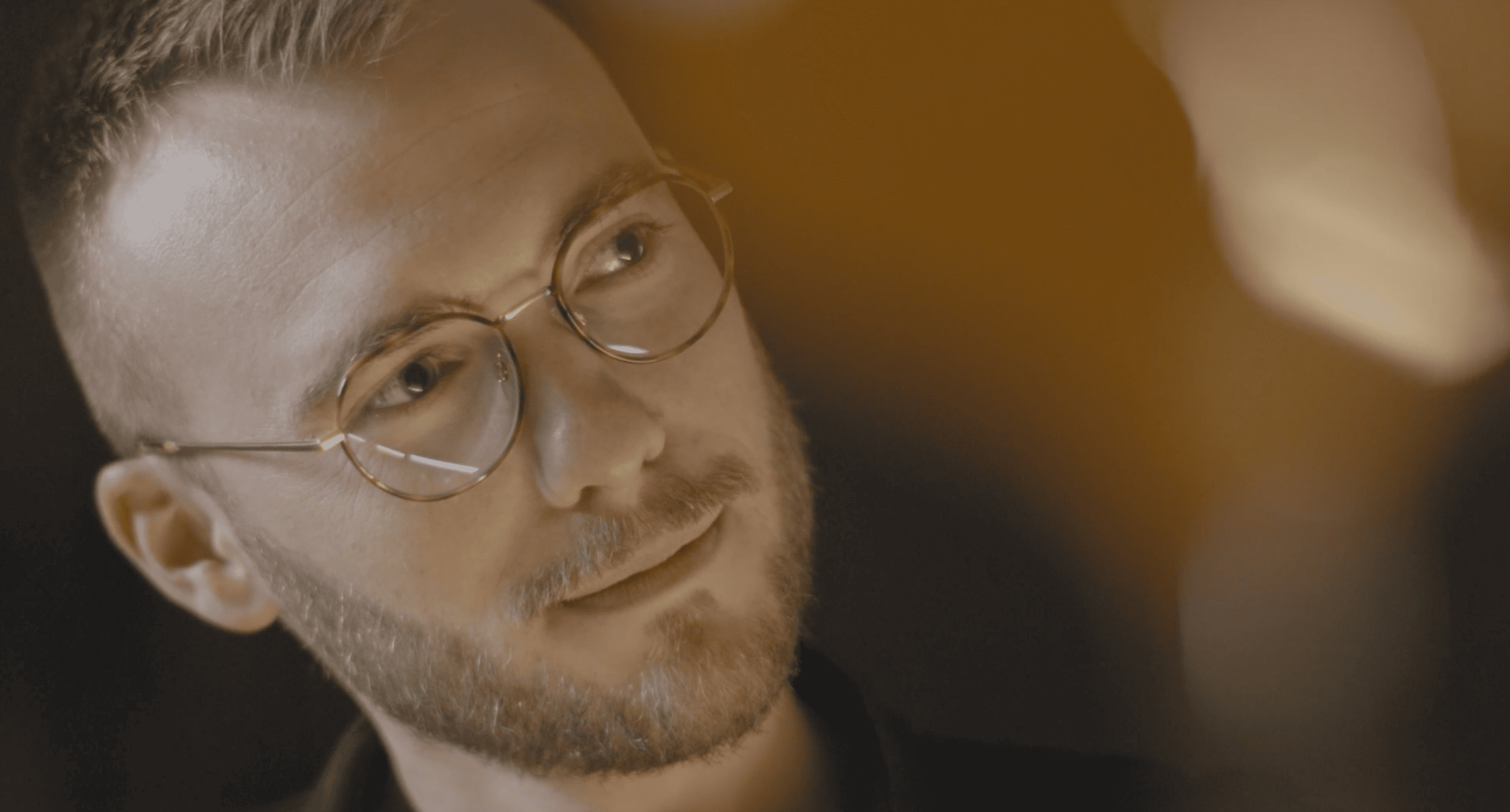 Portrait artistique d'un brasseur pendant le tournage pour Brassin des Frangins