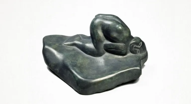 Vignette du projet SCULPTURES, Sculpture en bronze représentant un corps de femme, collection du Centre Georges Pompidou, web-série