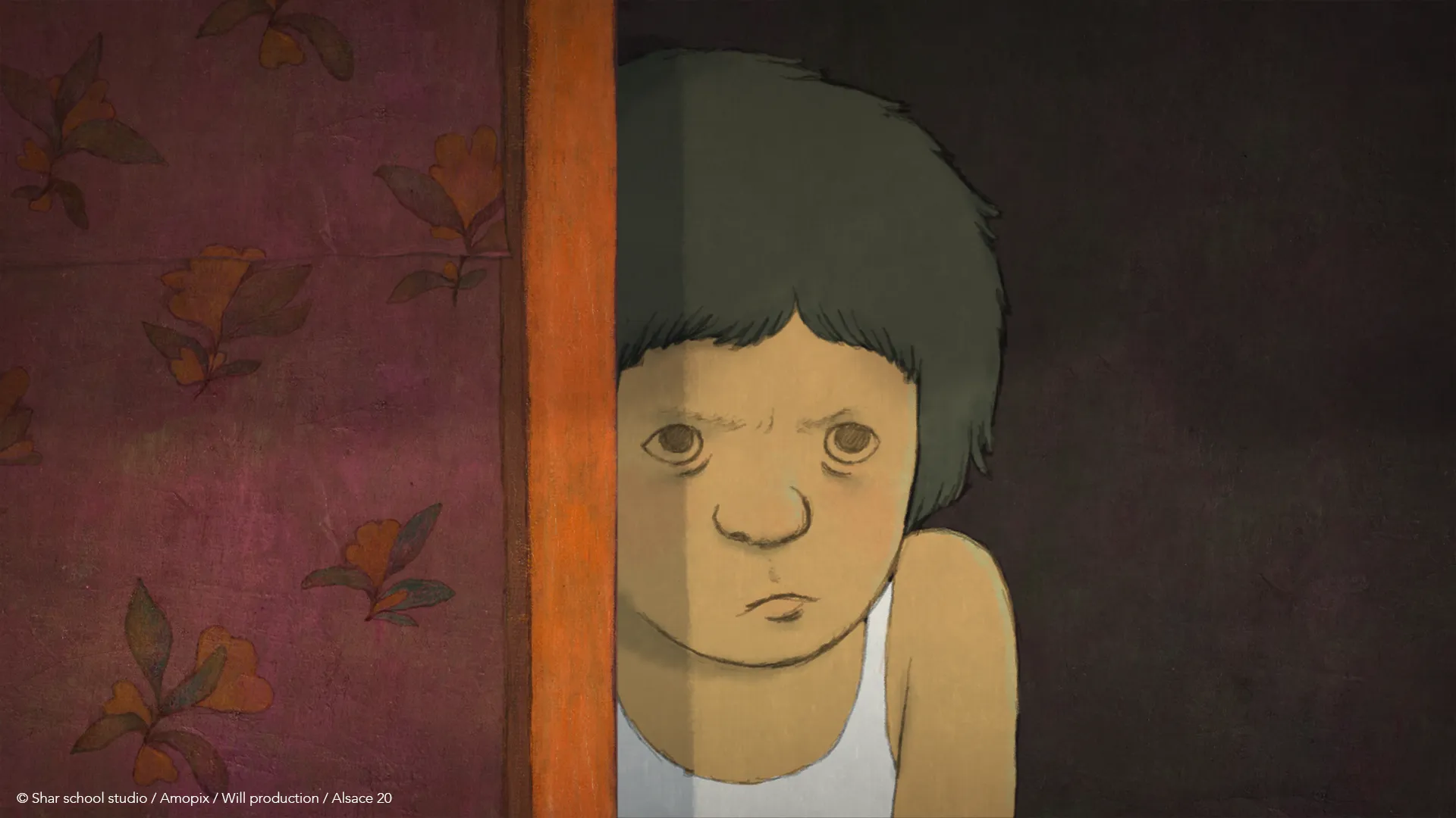 Lola dans l'embrasure d'une porte, court métrage d'animation Lola la patate vivante