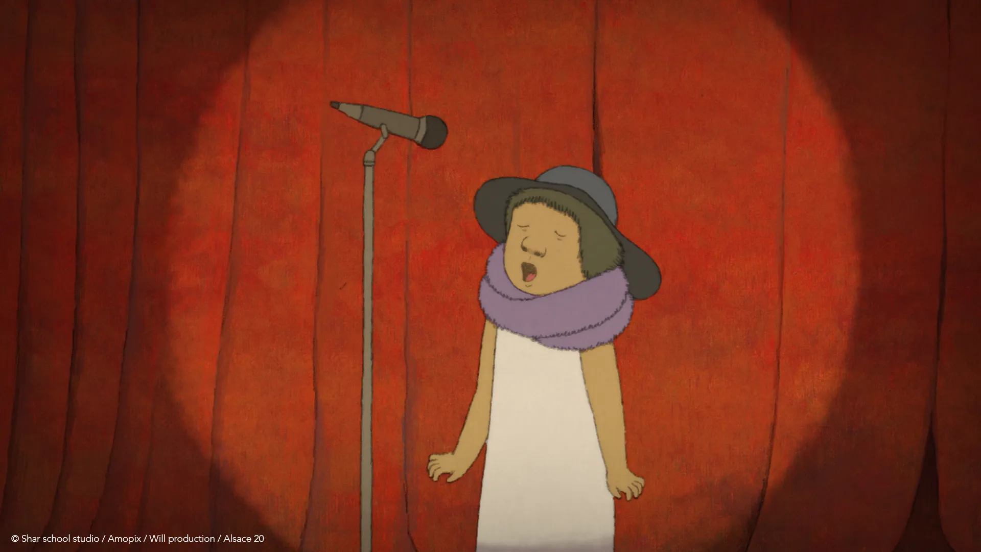 Lola chantant sur scène, univers onirique du court métrage Lola la patate vivante