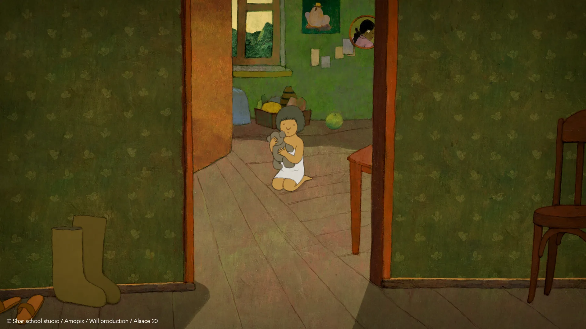 Lola tenant sa peluche dans sa chambre, court métrage d'animation Lola la patate vivante